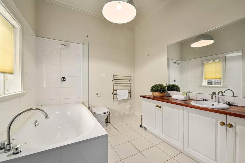 Blackwood Tree Cottage - Heritage Listed Property - Evandale! Exteriér fotografie